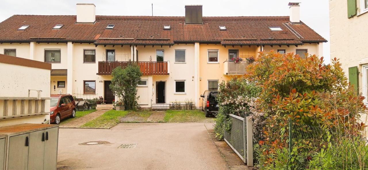 Grosses Zimmer Bad Kueche Wohnzimmer Terasse Garten Zentral Ruhig Landsberg am Lech Exterior foto