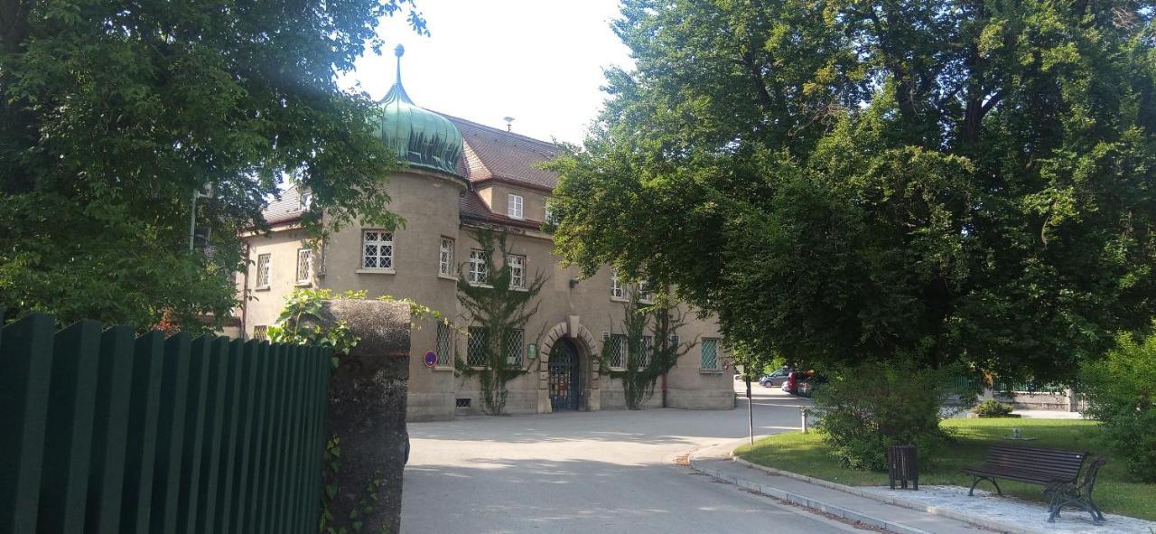 Grosses Zimmer Bad Kueche Wohnzimmer Terasse Garten Zentral Ruhig Landsberg am Lech Exterior foto