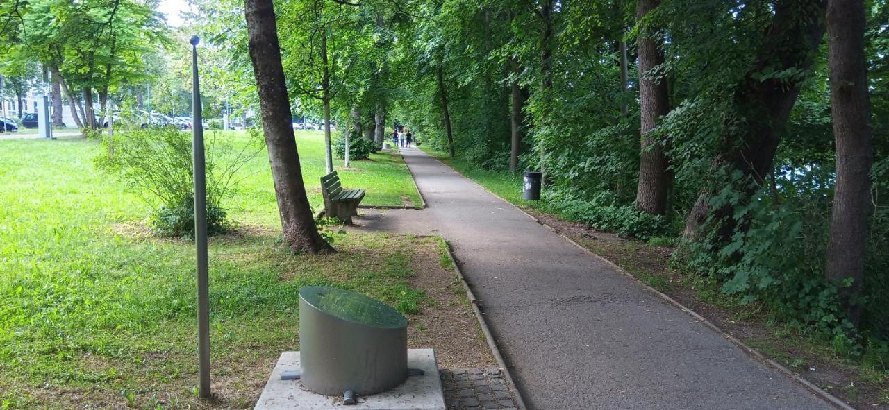 Grosses Zimmer Bad Kueche Wohnzimmer Terasse Garten Zentral Ruhig Landsberg am Lech Exterior foto